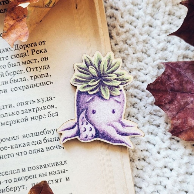 Badge "Octopus with echeveria", Wood