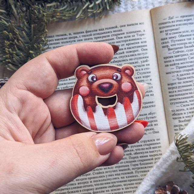 Badge "Christmas bear donut", Wood