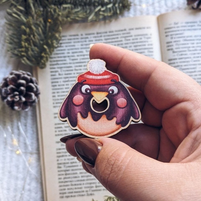 Badge "Donut New Year's penguin", Wood