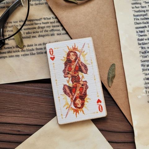 Значок "Королева сердець", Дерево