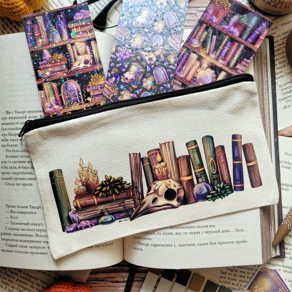 Pencil case "Enchanted stories" white