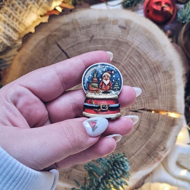 Badge " Snow globe with Santa", Wood