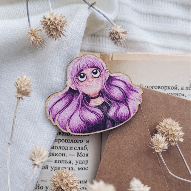 Badge " The girl with the purple hair", Wood
